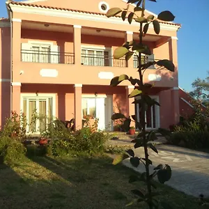Karoubis Apartmán *