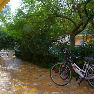 Apartment House With Yard In Corfu Town *